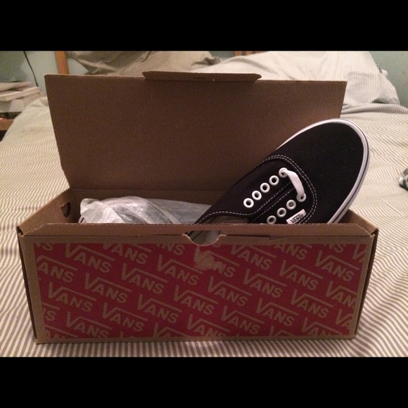 Vans Authentic — White on Black lace-ups - Picture 5 of 6